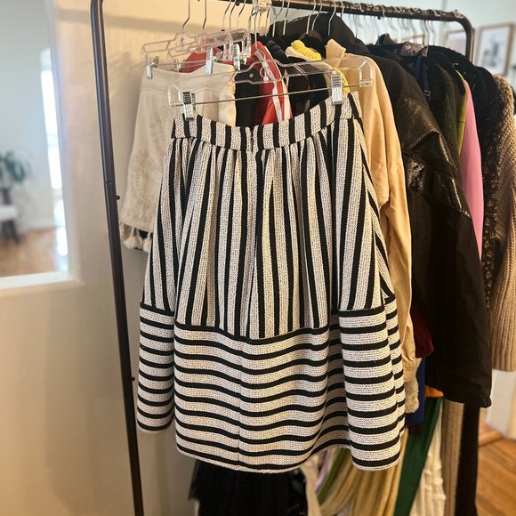 Express - Striped Skirt - Size 6 - Picture 1 of 2